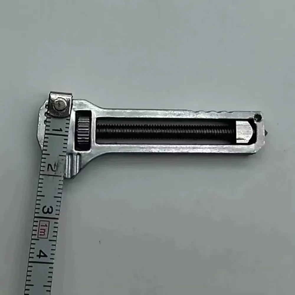 1PC EDC Multi-Tool Compact Multi-Tool Portable Tool Key Ring Chain Pocket Knife Screwdriver Multi-Tool Camping Survival Kit Oasis Select