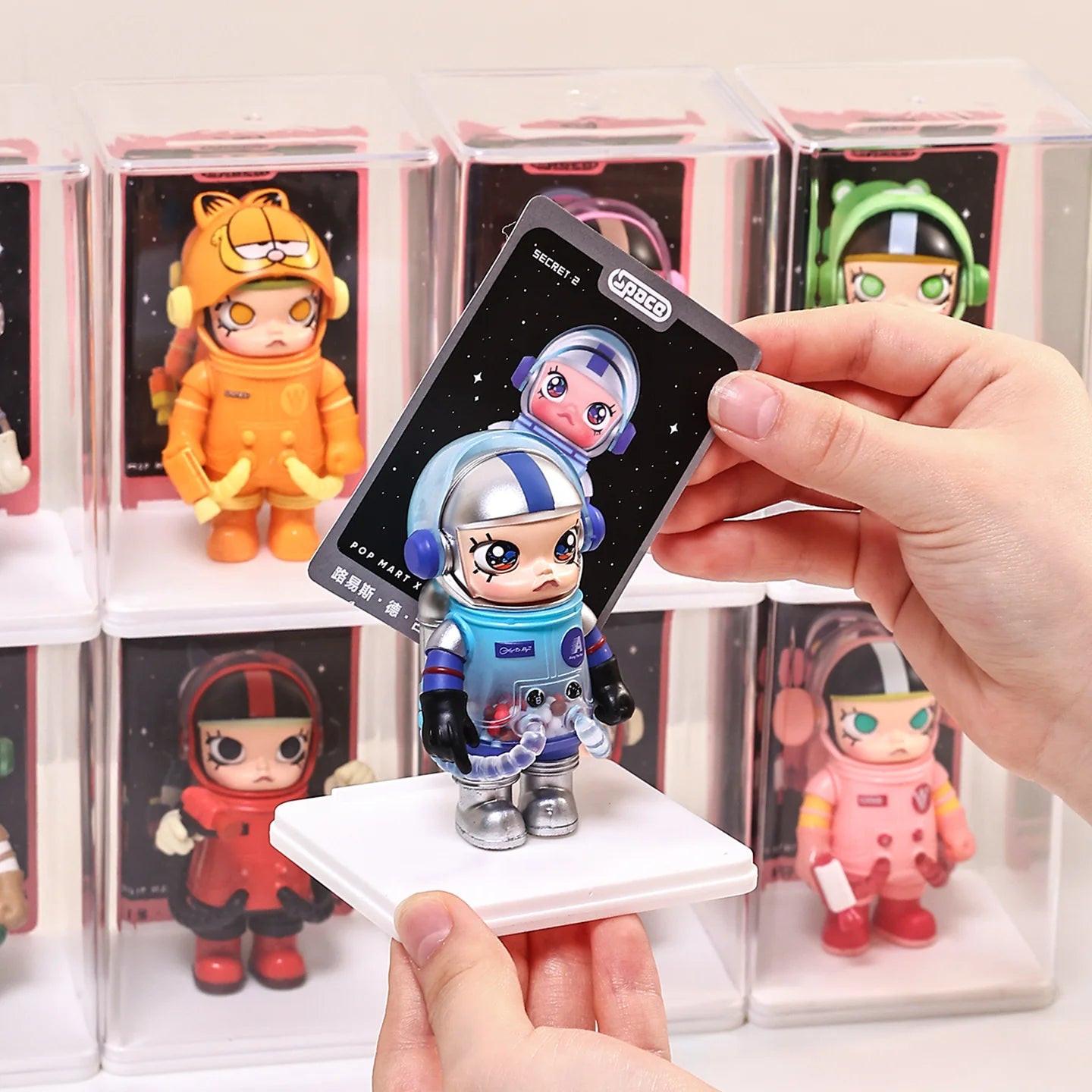 6pcs Acrylic Dust-Proof Colored Base Doll Blind Box Display Box Card Groove Stackable Collectible Crafts Storage Box Handmade Oasis Select