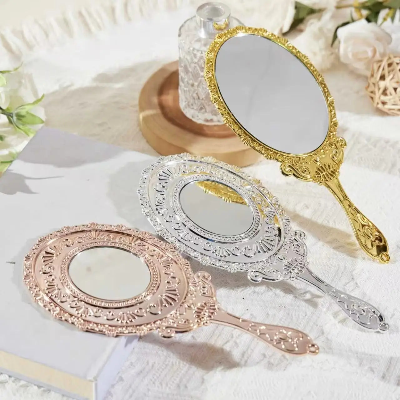 Vintage Baroque Handheld Makeup Mirror – Double-Sided