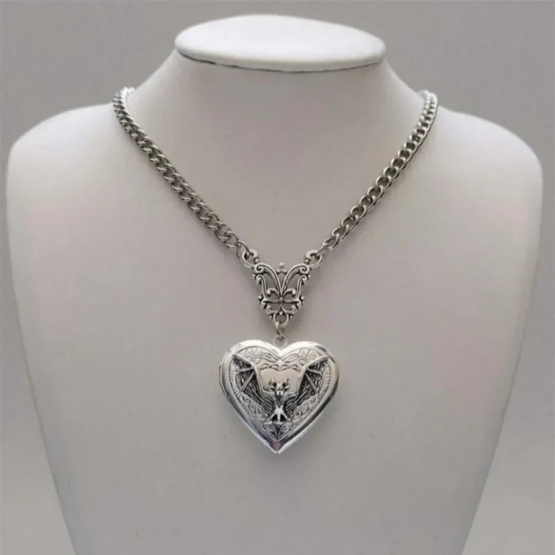 Fashion New Silver Color Heart Pendant Necklace Stainless Steel Retro Simple Personality Punk Style Men and Women Accessories Oasis Select YA4611-1