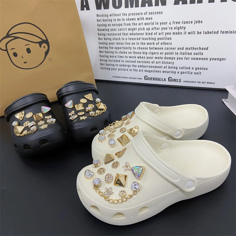 Fashionable shoe accessory set, made of metal, with a shoe chain clasp, removable, suitable for sandals and flip-flops. Oasis Select