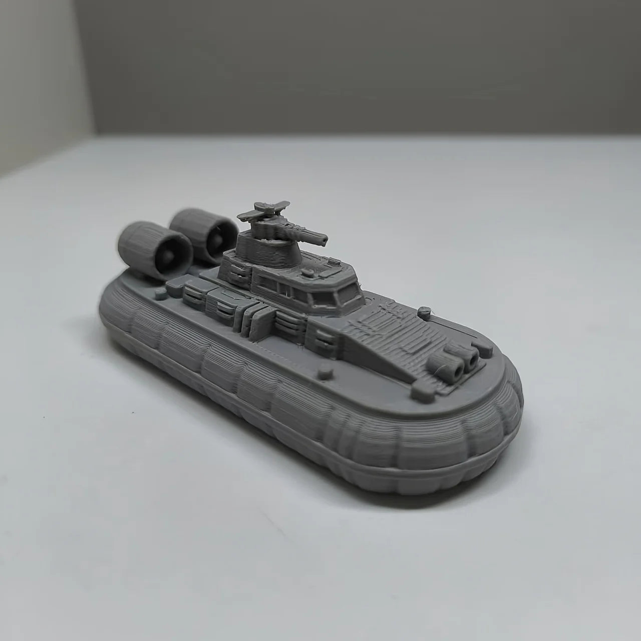 Military Hovercraft Miniature Model - Detailed Amphibious Assault Craft, Wargaming Terrain Vehicle for Tabletop Diorama Oasis Select