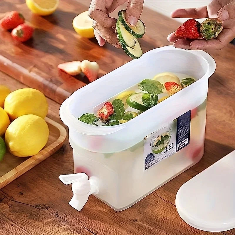 Large Capacity Refrigerator Beverage Dispenser with Spout, Easy Pour Spout, Great for Ice Lemonade, Fruit Teapot /Water Bottle Oasis Select