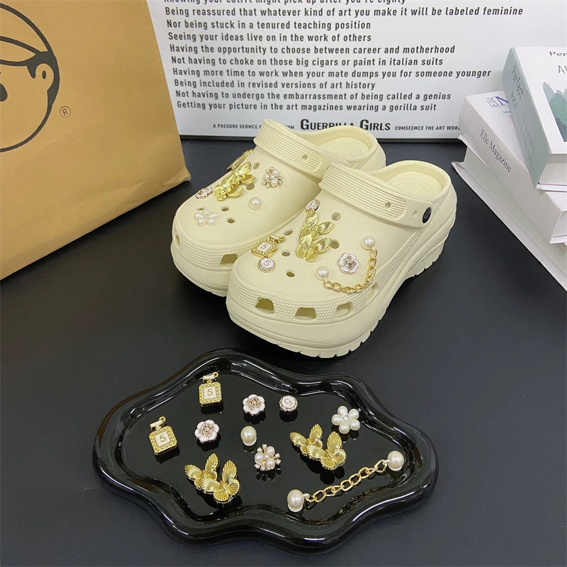 Fashionable shoe accessory set, made of metal, with a shoe chain clasp, removable, suitable for sandals and flip-flops. Oasis Select