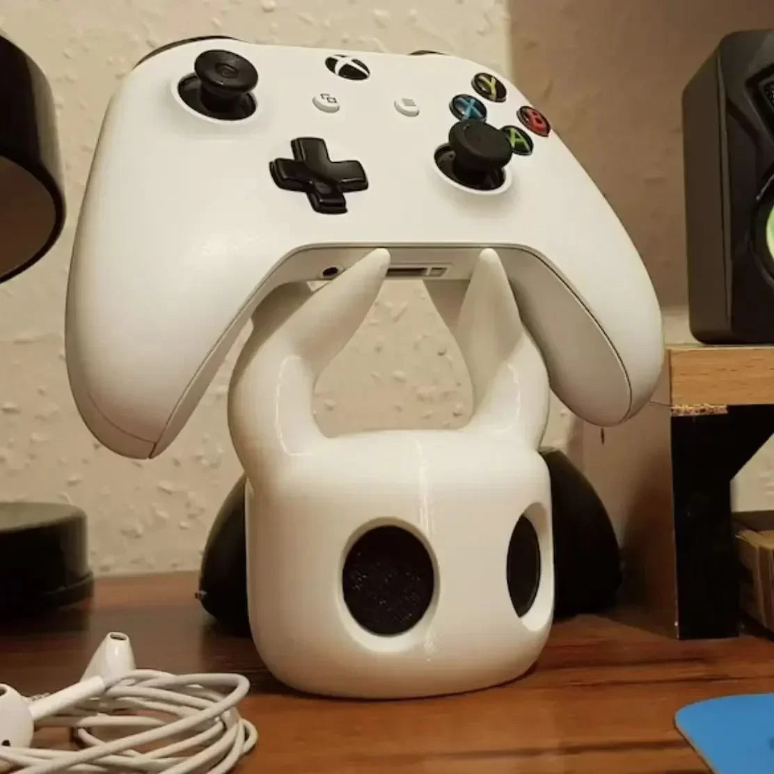 Universal Game Controller Stand Compatible With PS4/PS5/Switch Hollow Knight Theme Cool Desktop Display Gaming Accessories Oasis Select