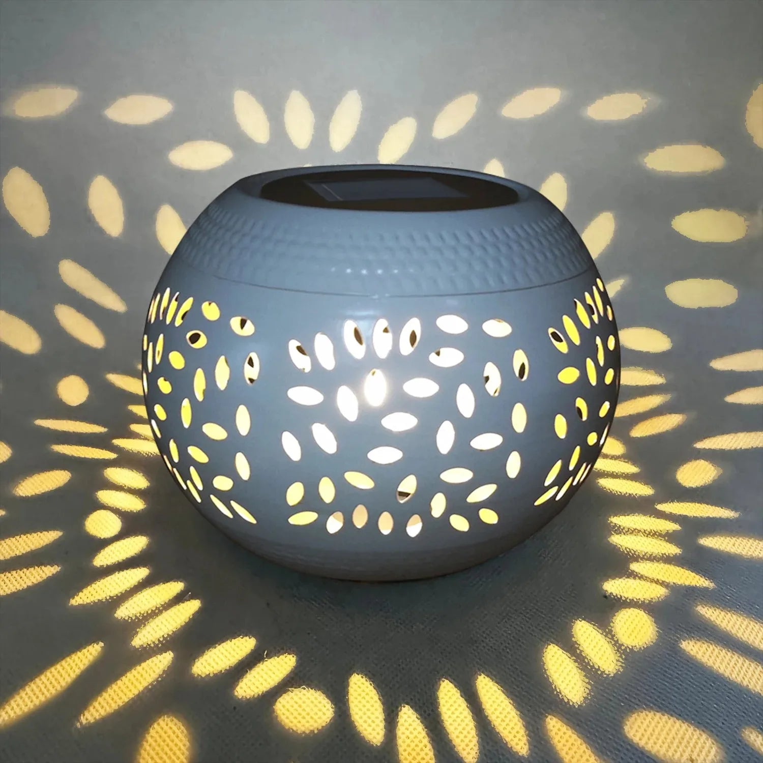 Solar desktop lamp, desktop lighting lamp, hollow metal lighting lamp, solar lamp, suitable for courtyards, gardens and lawns Oasis Select