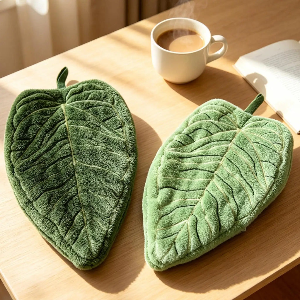 2-Pack Leaf Hand Towels – Absorbent Coral Fleece Kitchen & Bath