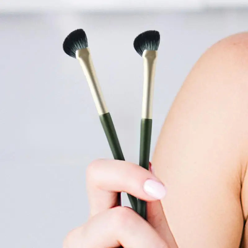 Nose Contour Brush Contour Brush Half-Fan Shaped Soft Bristles Under Eye Blush Angled Brush Makeup Highlighter Brush Makeup tool Oasis Select