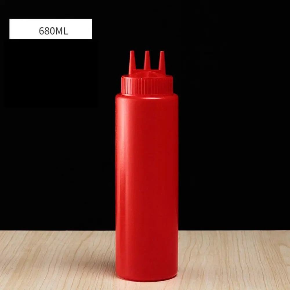 New Plastic Squeezing Sauce bottle Graduated Squeezable Gravy Boats Tableware Reusable Jam Container Oasis Select Red-650ml