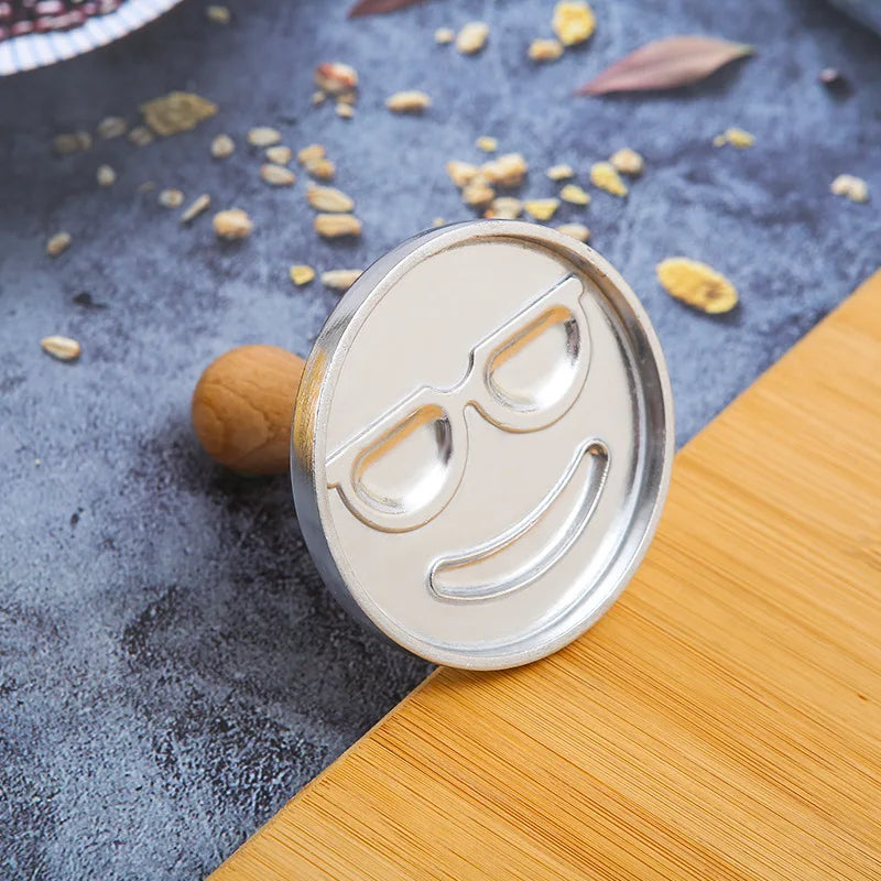 6/3/1 Cookie Cutter Aluminum Alloy Cookie Stamps Wooden Handle Smile Heart Pattern DIY Hand Press Cookie Mold for Festival Party Oasis Select glasses