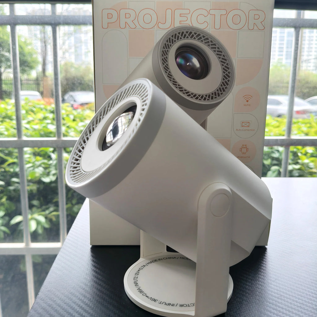 Android Smart Projector: Portable 4K-compatible 200-lumen 720p mini HD projector Oasis Select
