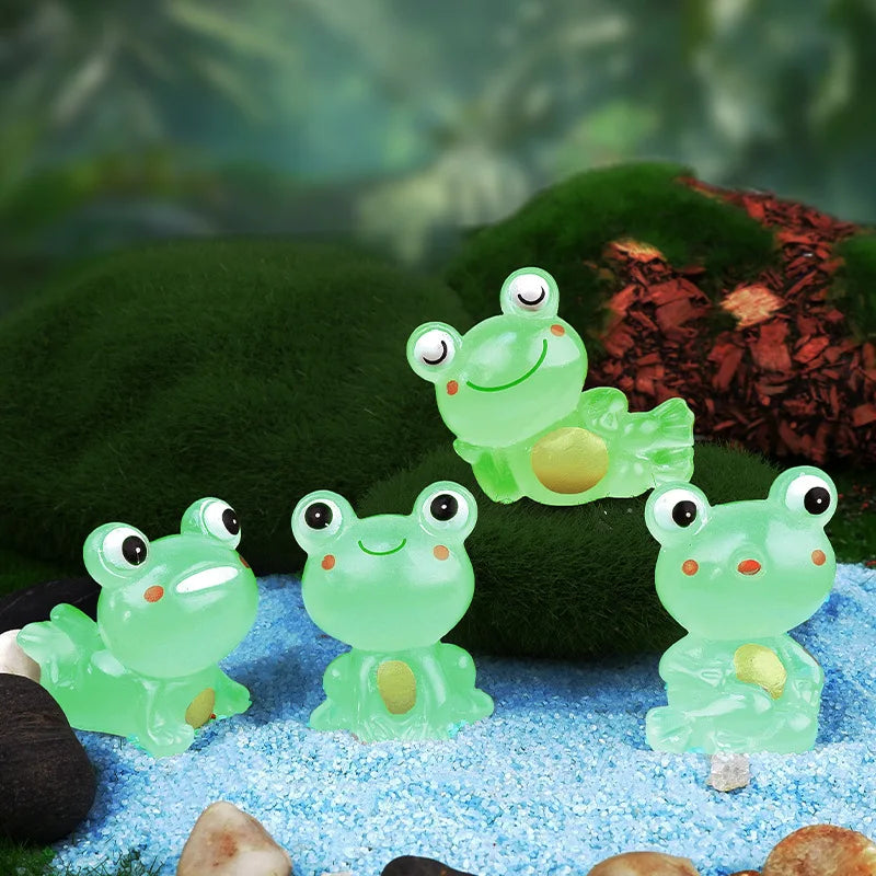 1Pc Mini Fluorescent Little Frog Ornament Miniature Figures Tiny Frog Resin Handicraft Micro Dollhouse Decoration Oasis Select