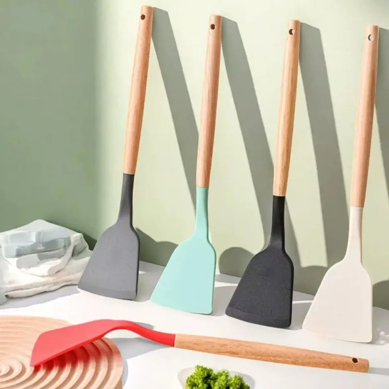 Kitchenware Food Grade Silicone Spatula Non Stick Pan for Stir Frying Kitchen and Home Use Spatula Pancake Maker Oasis Select
