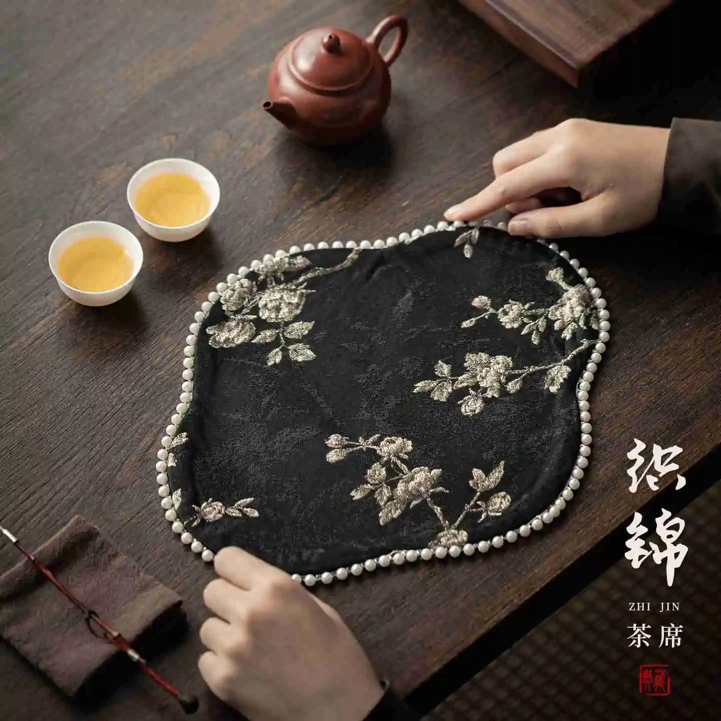 Brocade Plum Blossom Embroidery Double-sided Tea Mat Home Fabric Chinese Style Dry Bubble Tea Mat Tea Cup Teapot Heat Insulation Oasis Select