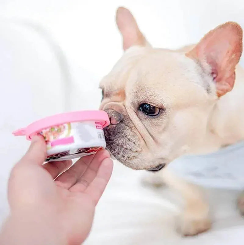 The Reusable Silicone Pet Jar Lids Are Flexible and Hold Their Shape to Fit Most Sized Dog and Cat Jars, Keeping Food Fresh. Oasis Select