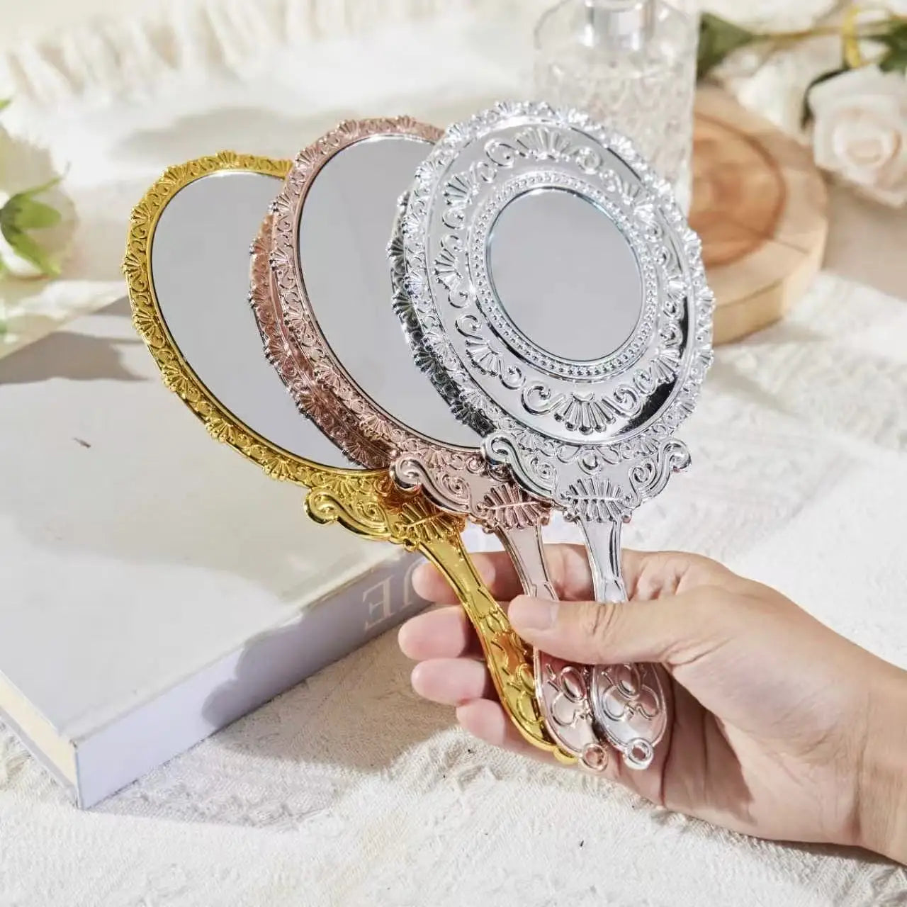Vintage Baroque Handheld Makeup Mirror – Double-Sided