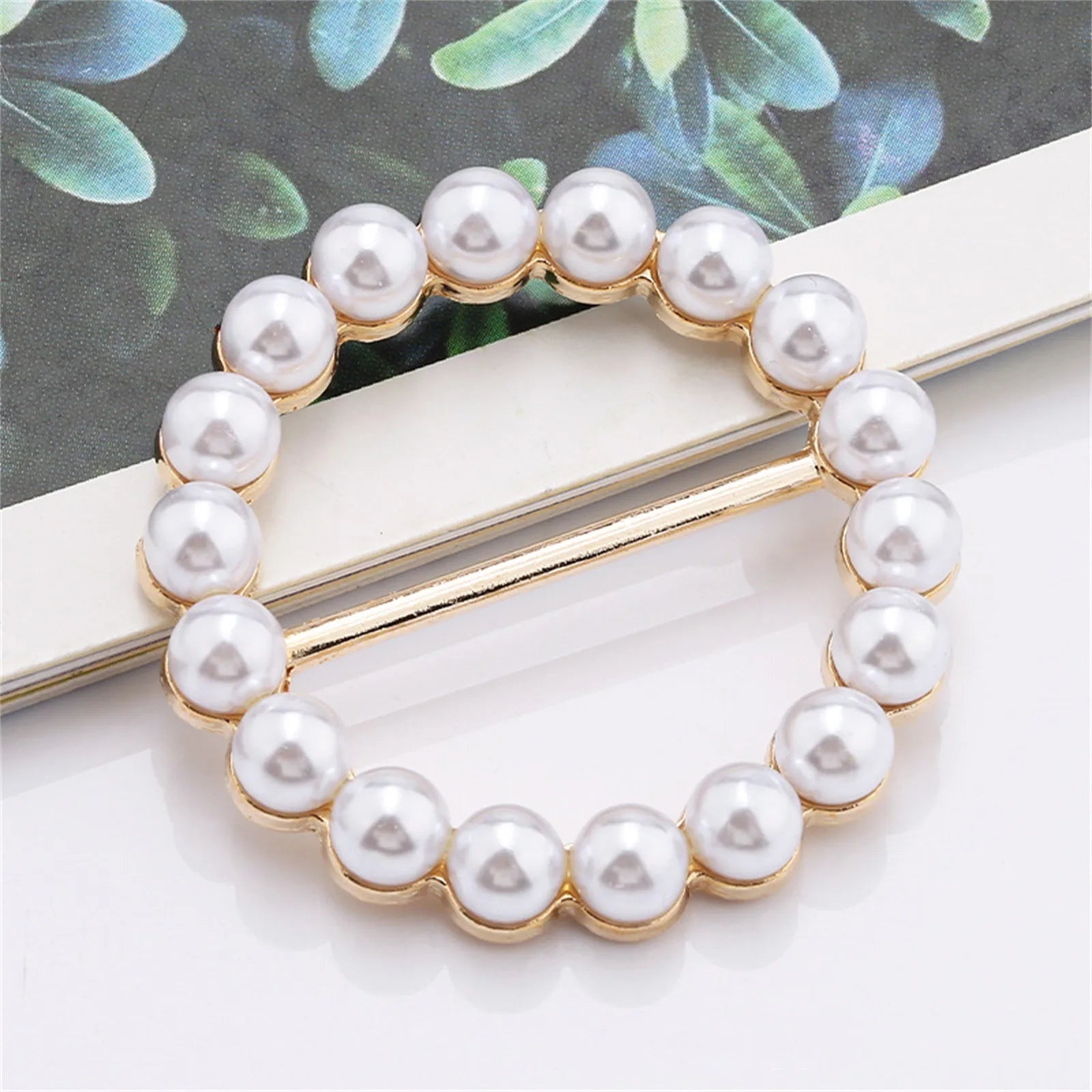 New Fashion Corner Hem Waist Knotted Brooches Crystal Pearl Metal Hijab Scarf Ring Button Shirt T-shirt Fixed Buckle Accessories Oasis Select G One Size