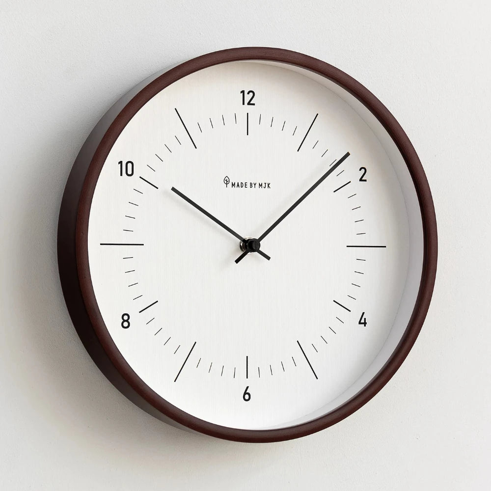 2026 New Solid Wood Wall Clock Modern Simple Silent Quartz Clock Home Living Room Decor Hanging Clock Oasis Select