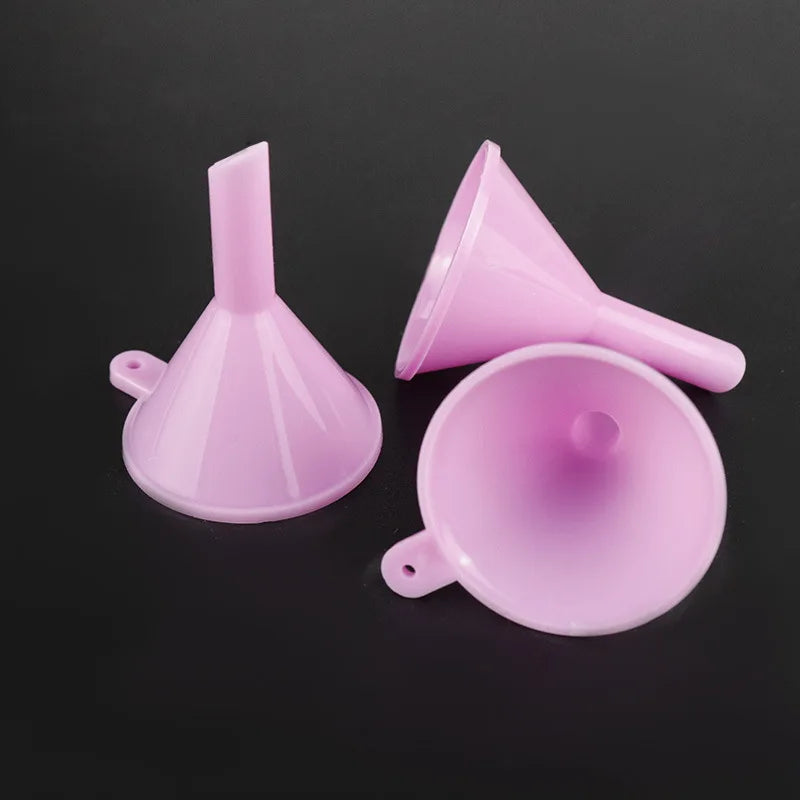 4-Pack Mini Plastic Funnels – Diamond Painting & Bottle Filling