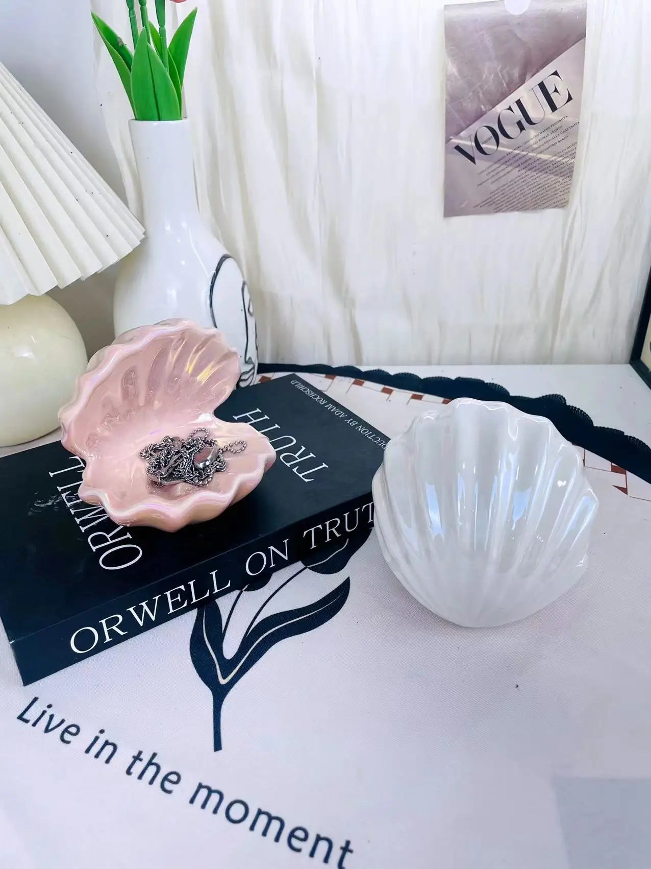 Night Light Ceramic Shell Pearl Desk Lamp Bedroom Decor Streamer Fairy Decoration Bedside Lamp Shell for Girl HomeGirl Gift Oasis Select