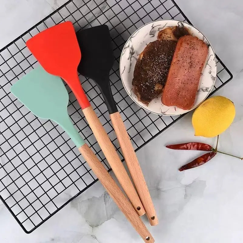 Kitchenware Food Grade Silicone Spatula Non Stick Pan for Stir Frying Kitchen and Home Use Spatula Pancake Maker Oasis Select