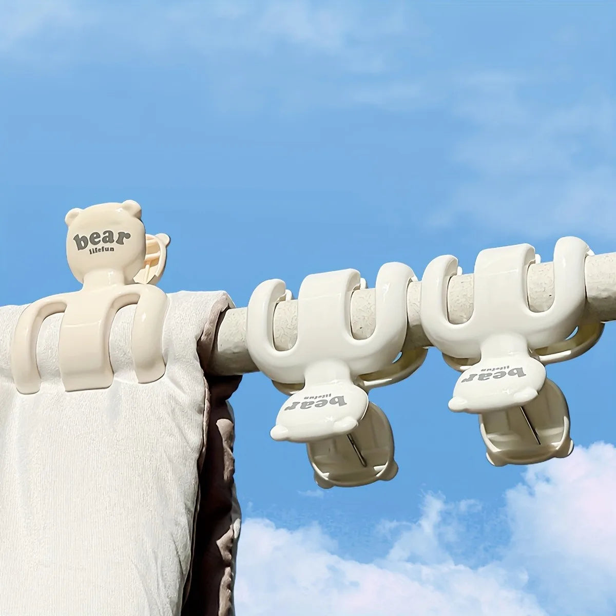 2/4pcs of Beach Towel Clips,Windproof Clips, Strong Fixing Drying Clips - Suitable for Hanging Sheets, Clothes, Pants, Socks,Etc Oasis Select