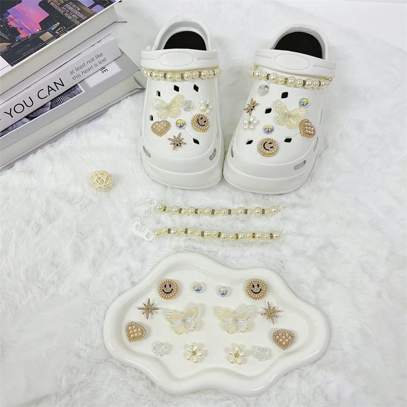 Fashionable shoe accessory set, made of metal, with a shoe chain clasp, removable, suitable for sandals and flip-flops. Oasis Select