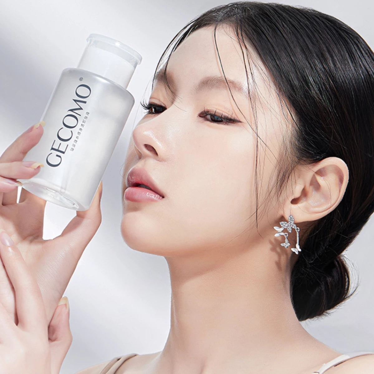 GECOMO 3-in-1 Hyaluronic Acid Makeup Remover – Sensitive Skin