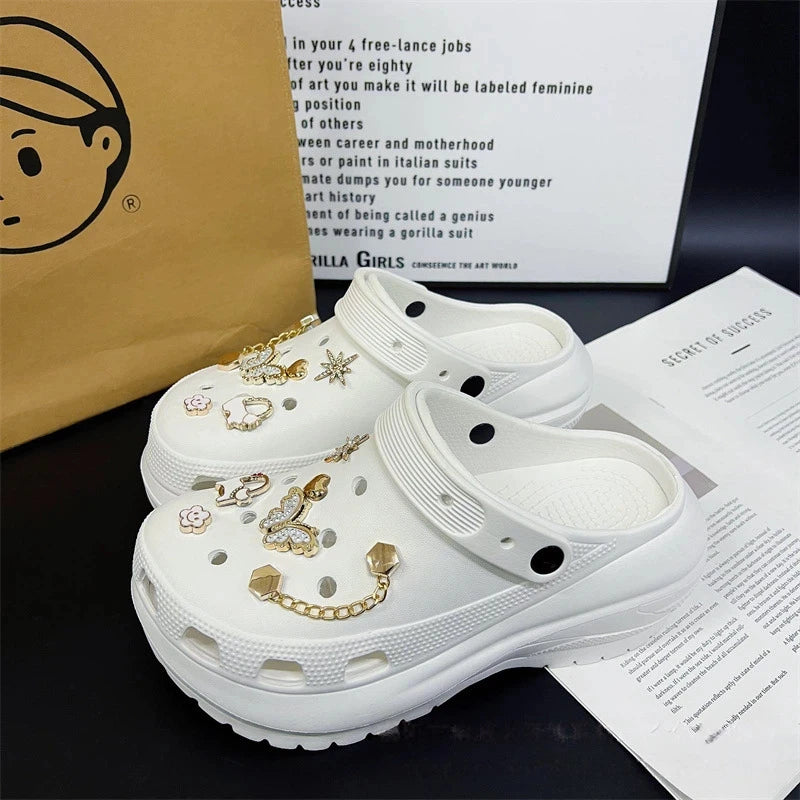 Fashionable shoe accessory set, made of metal, with a shoe chain clasp, removable, suitable for sandals and flip-flops. Oasis Select