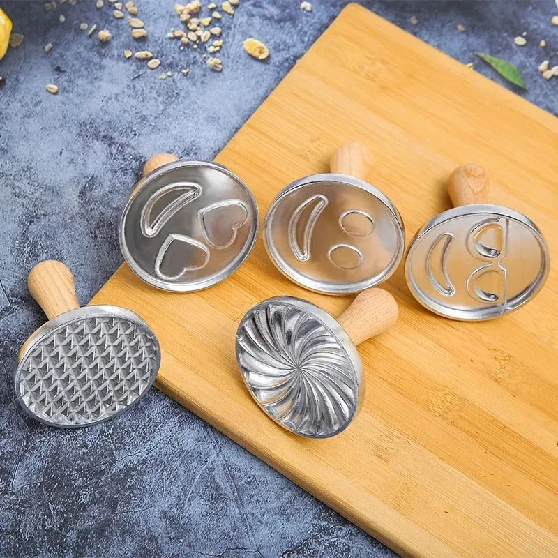 6/3/1 Cookie Cutter Aluminum Alloy Cookie Stamps Wooden Handle Smile Heart Pattern DIY Hand Press Cookie Mold for Festival Party Oasis Select