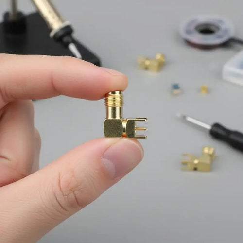 10/20 connector sockets 90 degree SMA-KWE angle type SMA RF angle type four pin SMA female connector W external thread Oasis Select