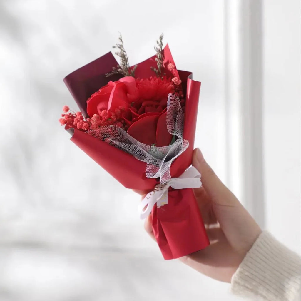 Mother's Day Gift Mini Dried Roses Decorative Small Bouquet Carnations Eternal Flowers Holiday Accompaniment Gift Oasis Select 3 red flowers