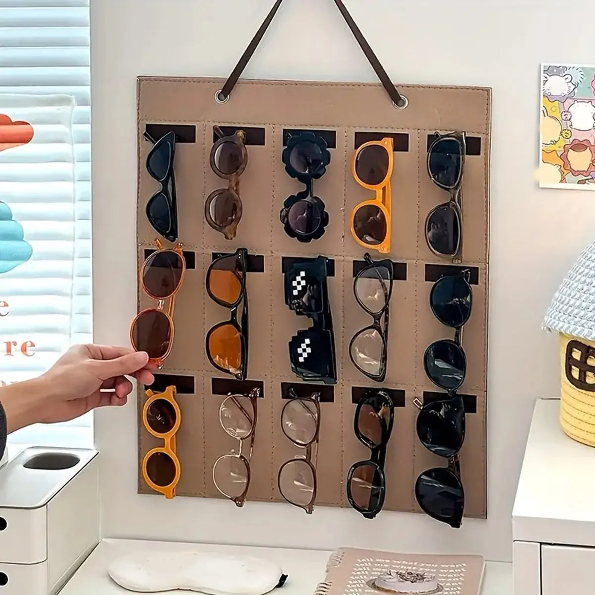 1pc Foldable glasses hanging bag, sunglasses storage rack, wall mounted sunglasses storage bag, glasses display rack Oasis Select