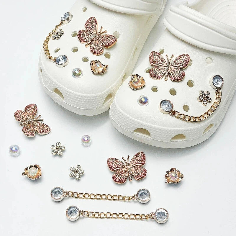 Fashionable shoe accessory set, with a shoe chain clasp, removable, suitable for sandals and flip-flops. Oasis Select