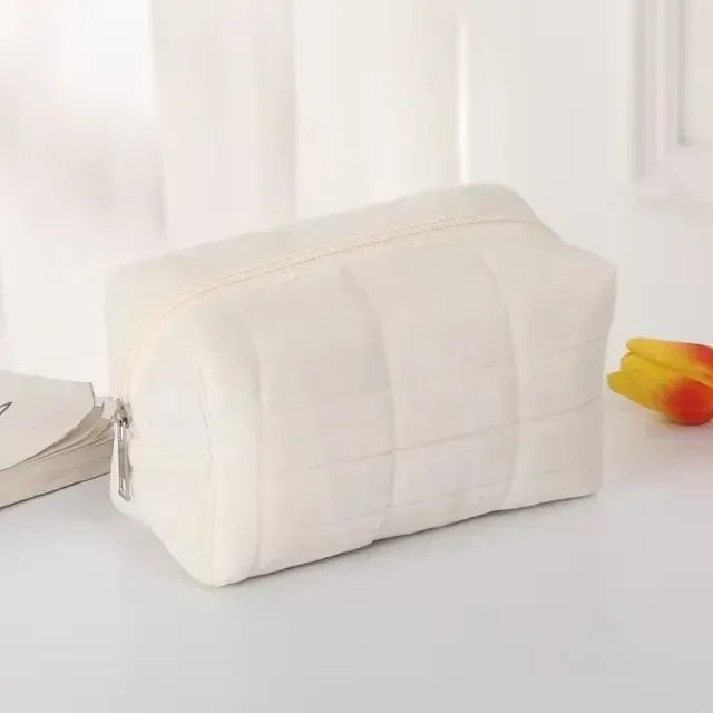 Simple Makeup Bag Pillow Pen Bag High Appearance Level WOMEN'S Large Capacity Pillow Bag Portable Storage Bag Oasis Select White Y0802