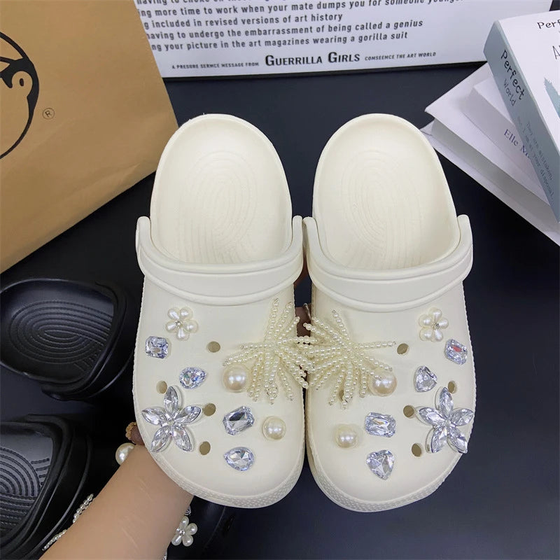Fashionable shoe accessory set, made of metal, with a shoe chain clasp, removable, suitable for sandals and flip-flops. Oasis Select