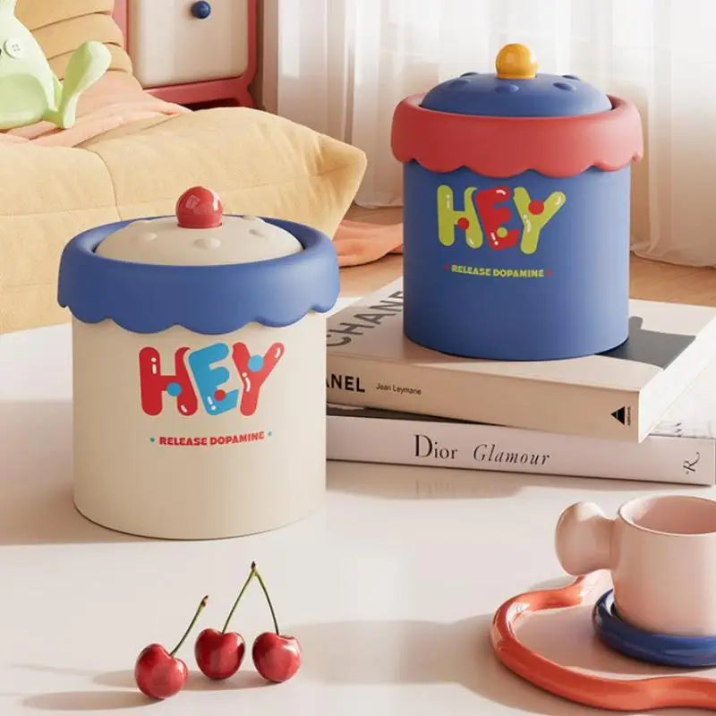 Small Desktop Trash Can with Lid – Cute Mini Waste Basket