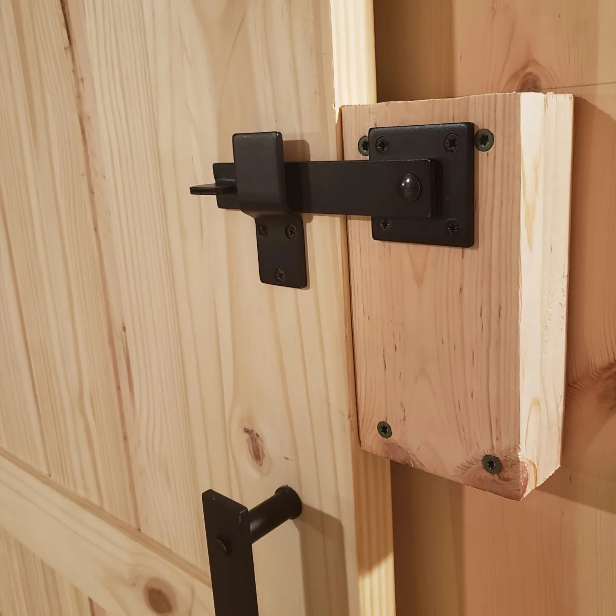 One Piece of Robust Matte Black Metal Latch for Barn Doors,Suitable for Both Indoor And Outdoor Solid Wood Doors Oasis Select