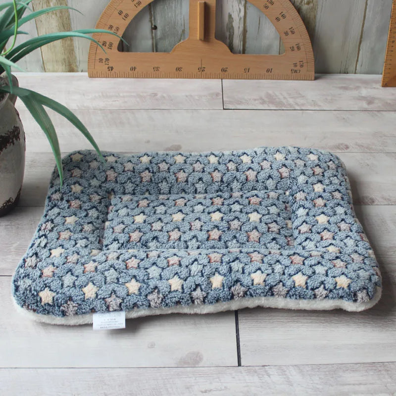 Four Seasons Autumn Winter Thickened Pet MATS Cat Dog Blankets Beds