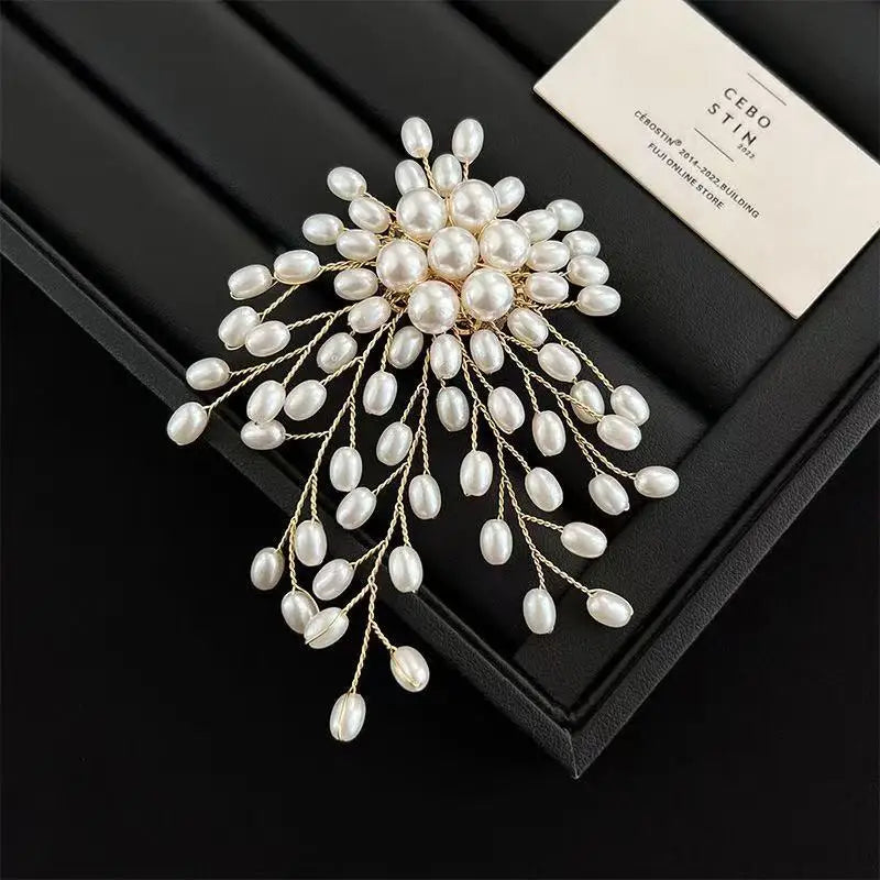 Creative Flower Brooch with Pearl Tassel, Alloy Corsage Pin, Versatile Accessory for Clothes, Backpacks and Scarves Oasis Select