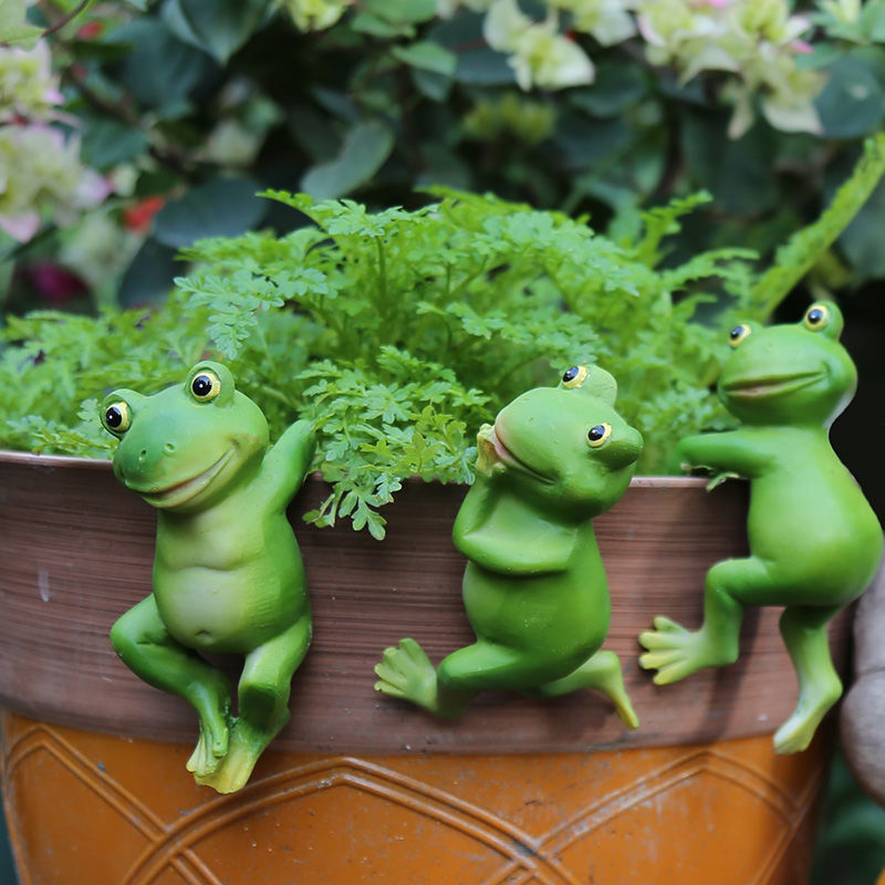 Resin Frog & Rabbit Garden Ornaments | Flower Pot Decor Garden Ornament Oasis Select